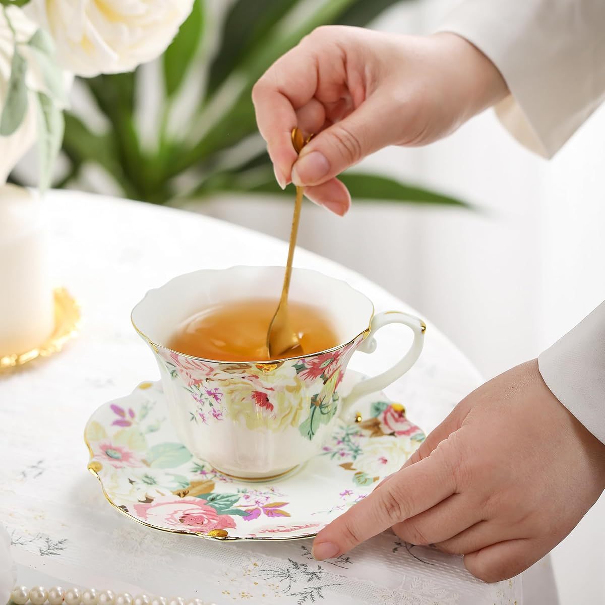 Country Roses Porcelain Tea Cup and Saucer Set with Golden Trim, 3pcs, Vintage Style, for Women and Tea Parties ( 1, Pink)